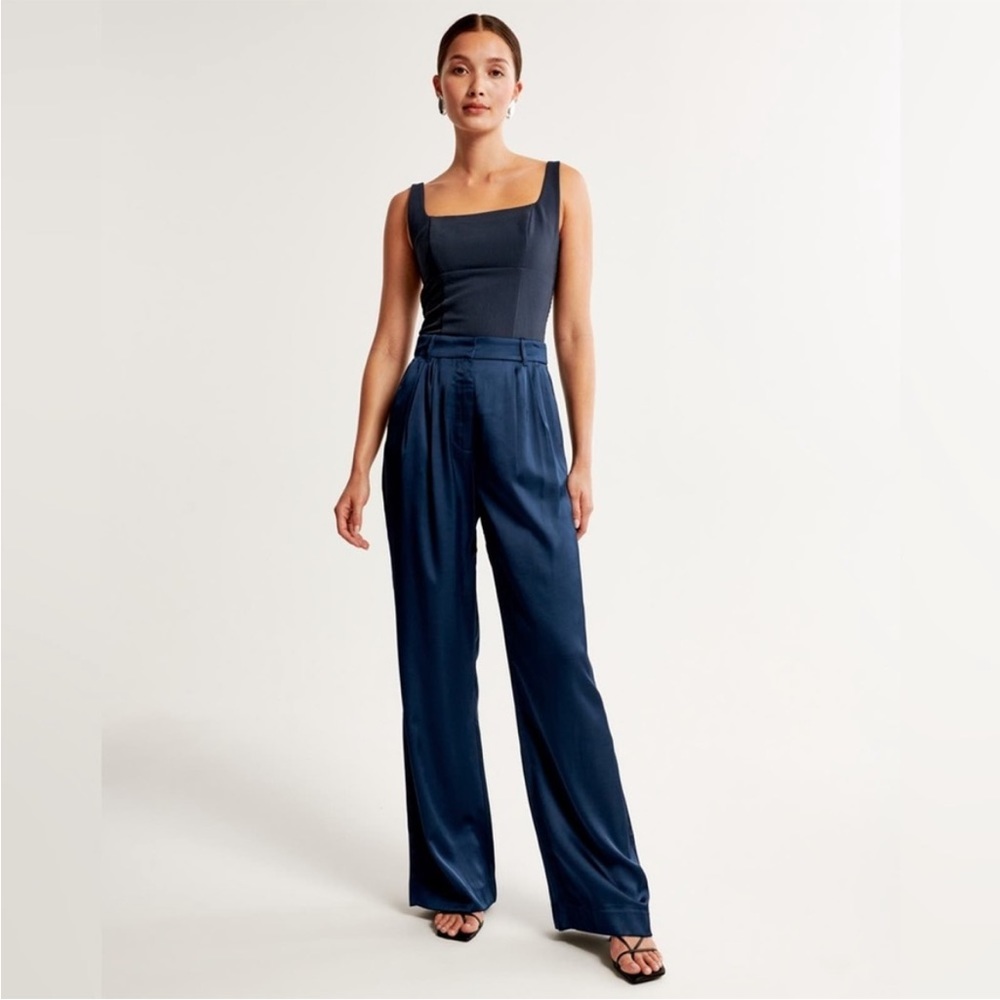 ABERCROMBIE A&F Sloane Satin Tailored Pant Wide Leg in Navy NWT Size 27 4 Short